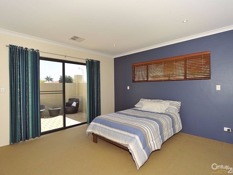 4A Sefton Court, Silver Sands WA 6210