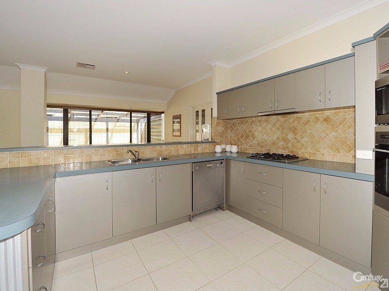 4A Sefton Court, Silver Sands WA 6210