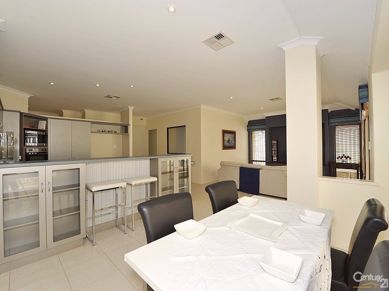 4A Sefton Court, Silver Sands WA 6210