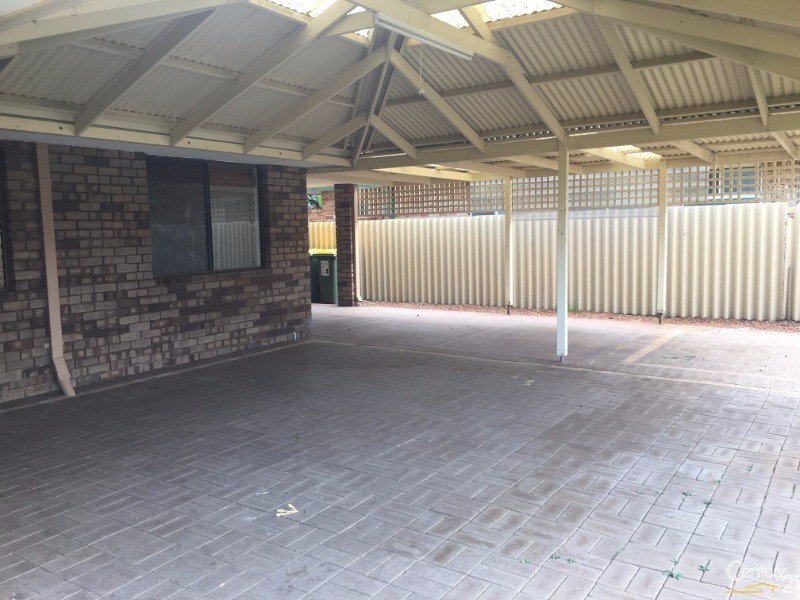 52 Glencoe Parade, Halls Head WA 6210