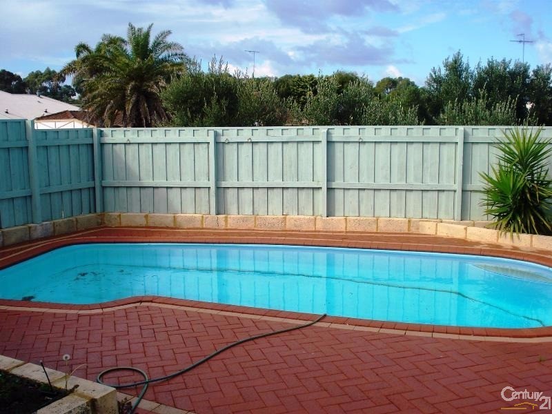 8 Jannali Way, San Remo WA 6210