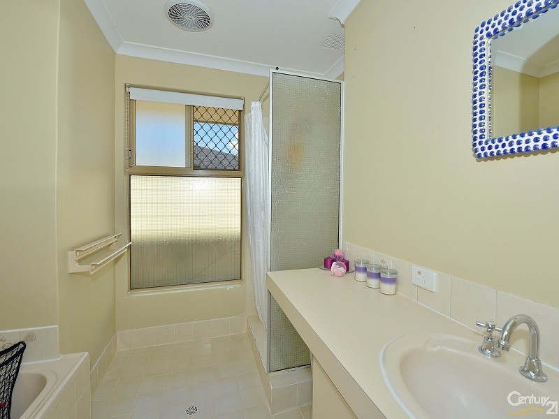21 Inverness Drive, Meadow Springs WA 6210