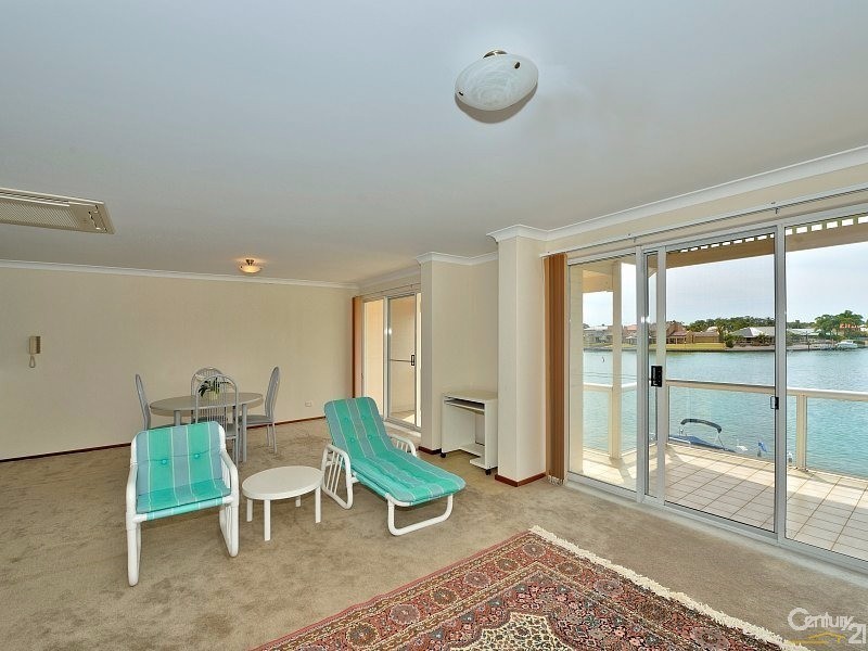 81 Waterside Drive, Dudley Park WA 6210