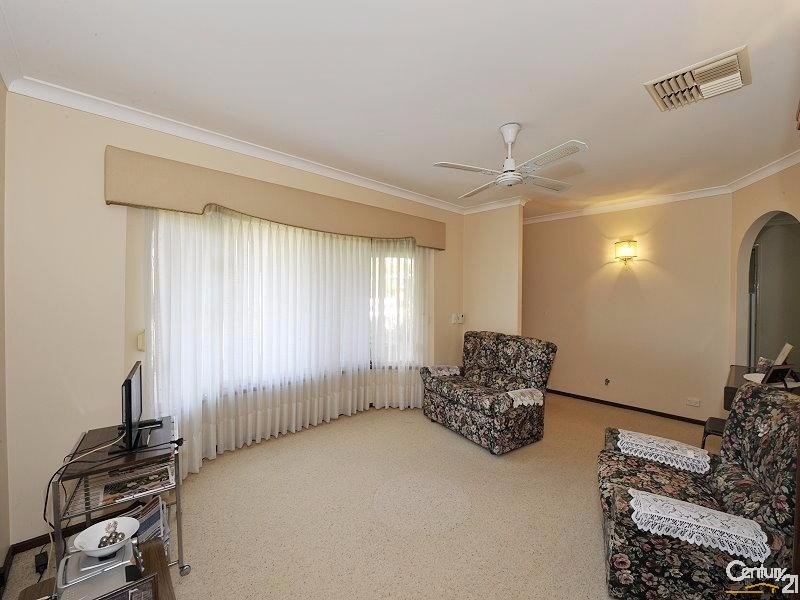 11 Denham Street, Dudley Park WA 6210