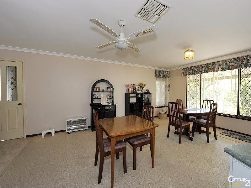 11 Denham Street, Dudley Park WA 6210