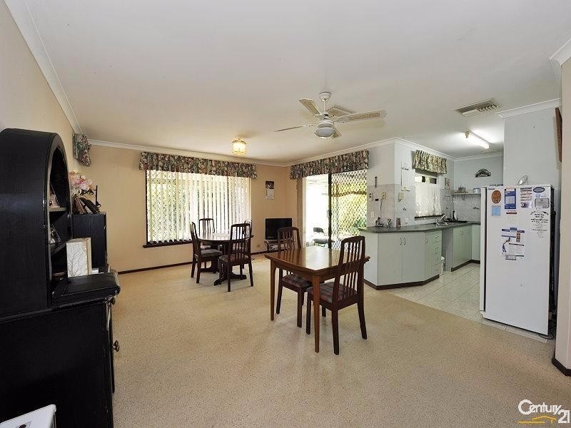 11 Denham Street, Dudley Park WA 6210