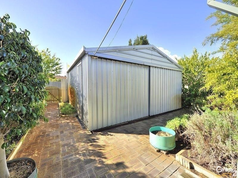 11 Denham Street, Dudley Park WA 6210