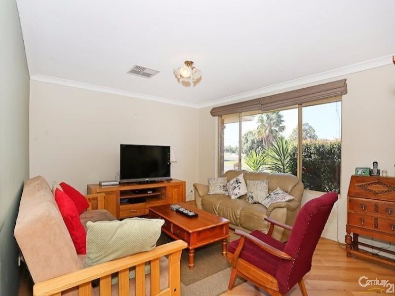 8 Pennington Gardens, Erskine WA 6210