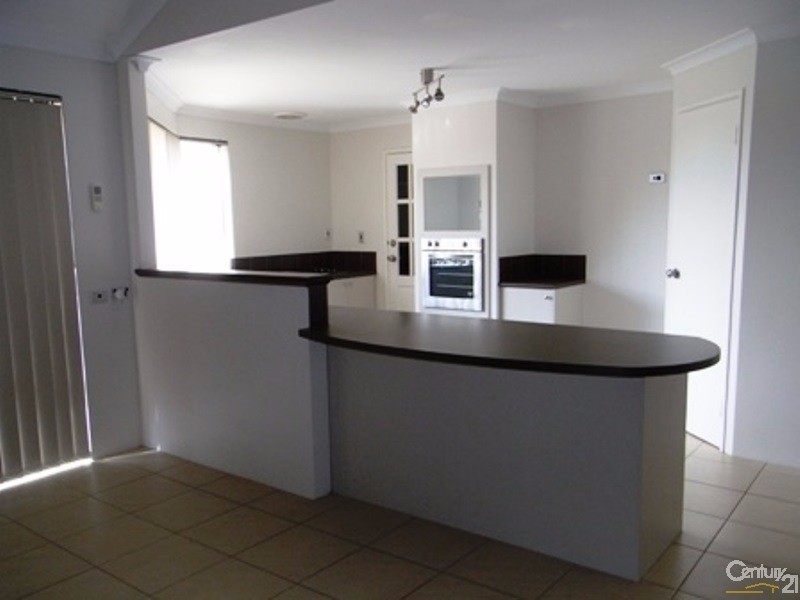 13 Malata Ridge, Lakelands WA 6180