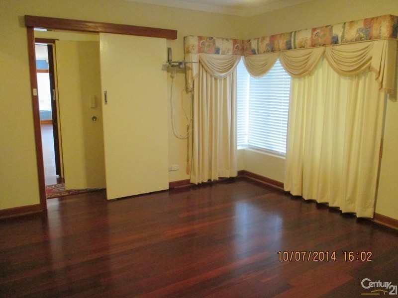 32 Peel Street, Mandurah WA 6210