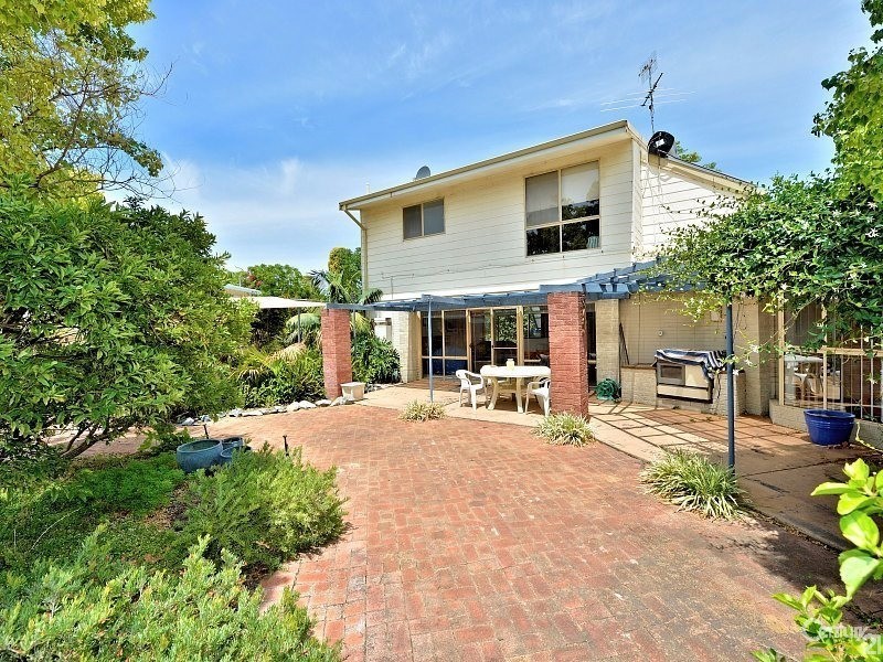 10 Mill Place, Dudley Park WA 6210