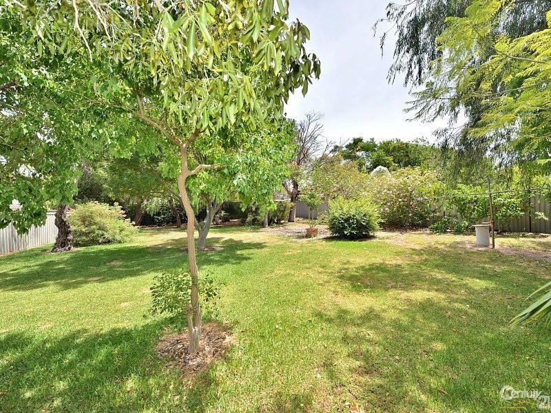 10 Mill Place, Dudley Park WA 6210