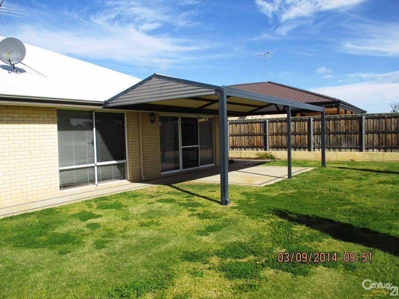 19 Grasshill Grange, Halls Head WA 6210