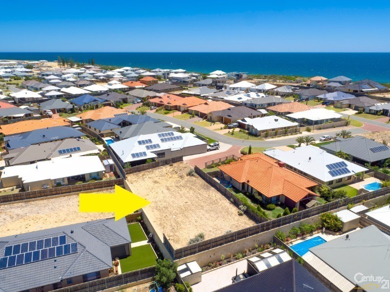 12 Lomatia Ramble, Halls Head WA 6210