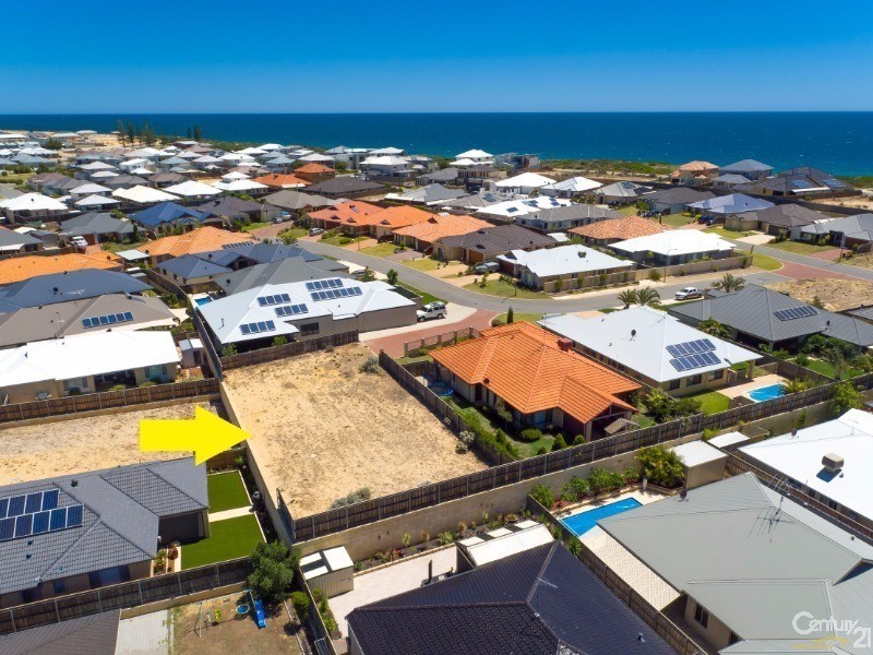 12 Lomatia Ramble, Halls Head WA 6210