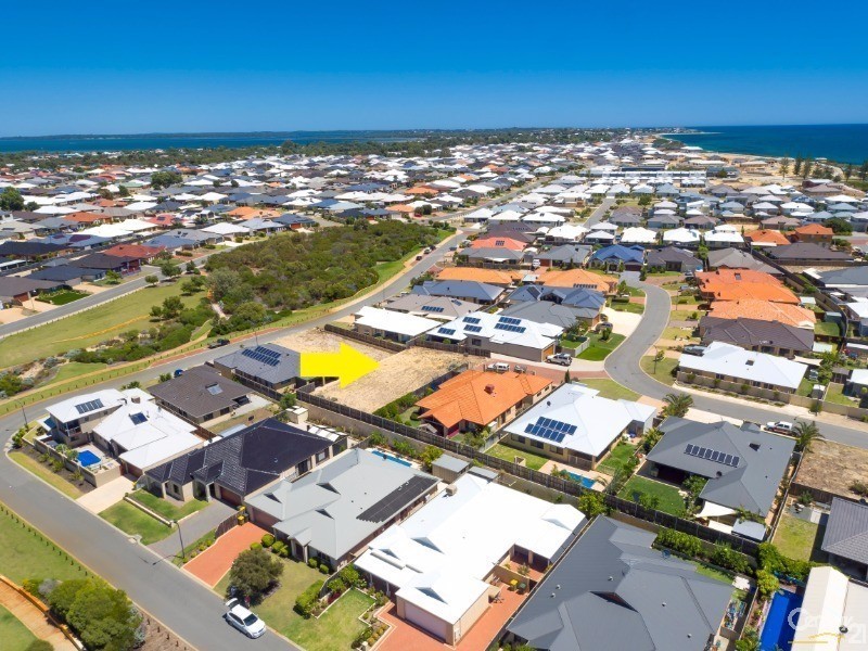 12 Lomatia Ramble, Halls Head WA 6210