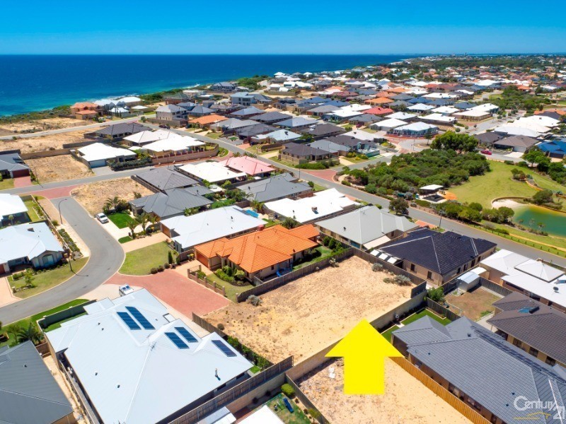 12 Lomatia Ramble, Halls Head WA 6210