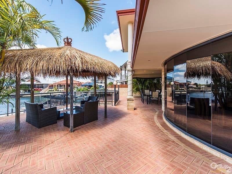 21 Eunamara Retreat, Halls Head WA 6210