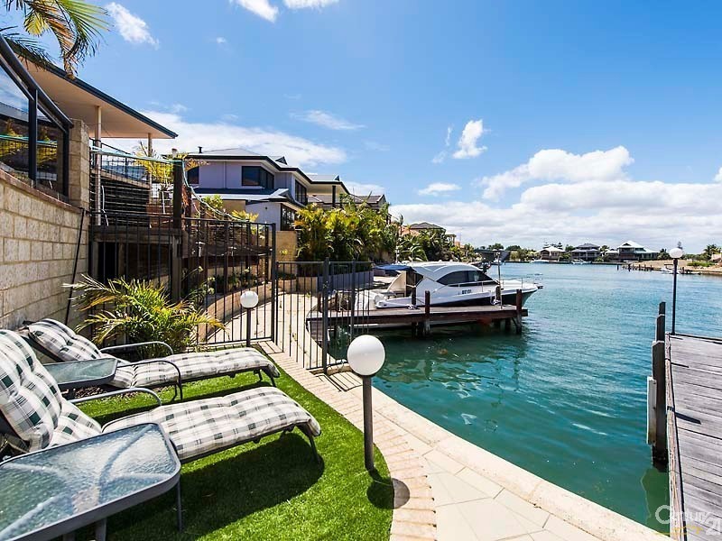 21 Eunamara Retreat, Halls Head WA 6210