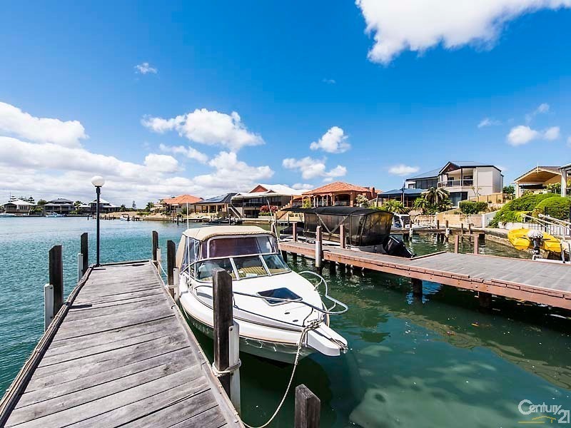 21 Eunamara Retreat, Halls Head WA 6210