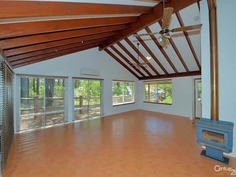 1 Begonia Court, Dwellingup WA 6213