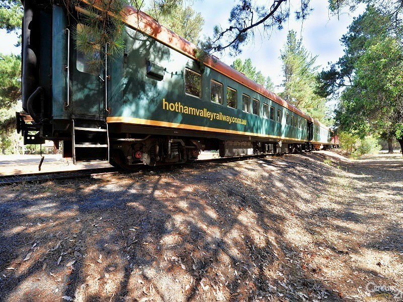 1 Begonia Court, Dwellingup WA 6213