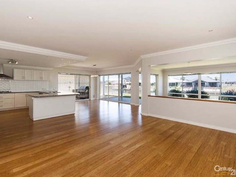 33 Waterlily Drive, Dudley Park WA 6210