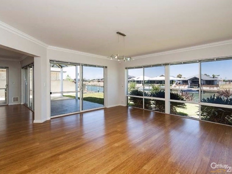 33 Waterlily Drive, Dudley Park WA 6210