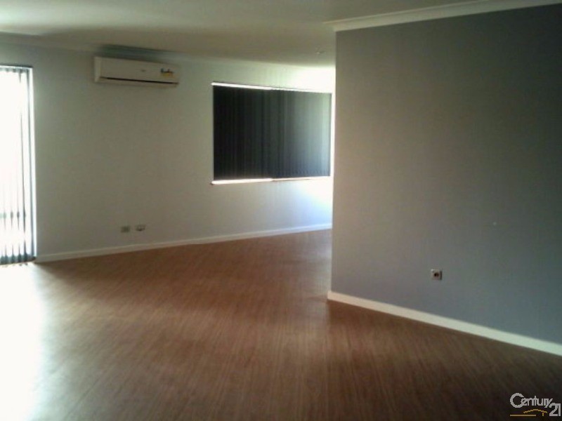 10 Cawana Parkway, Lakelands WA 6180