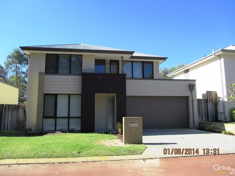 5 Oregan Court, Meadow Springs WA 6210