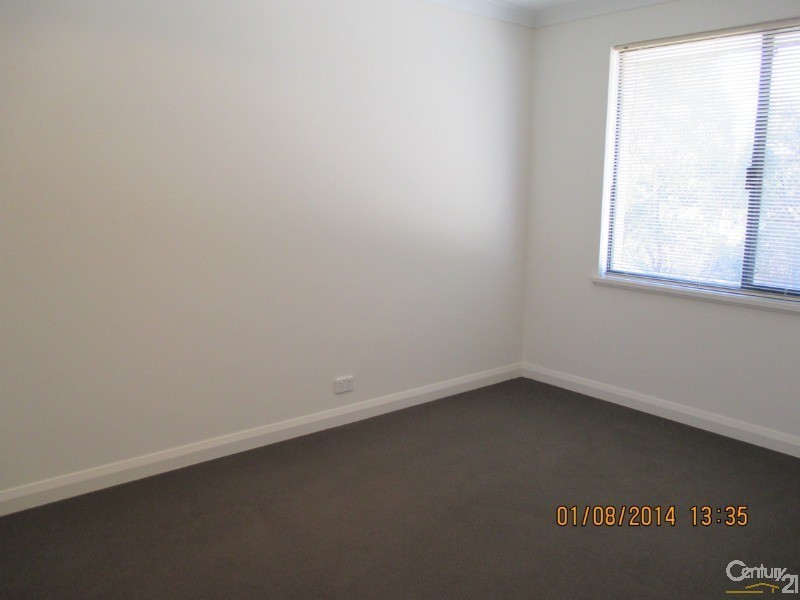 5 Oregan Court, Meadow Springs WA 6210