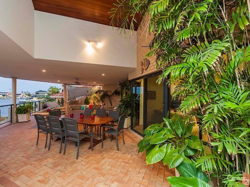 13 Solstraale Place, Halls Head WA 6210