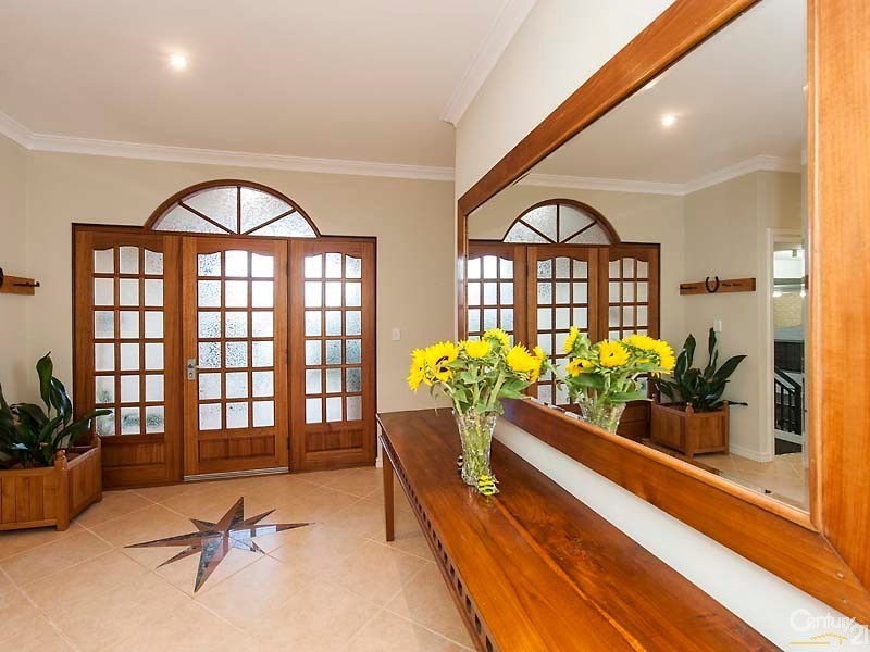 13 Solstraale Place, Halls Head WA 6210