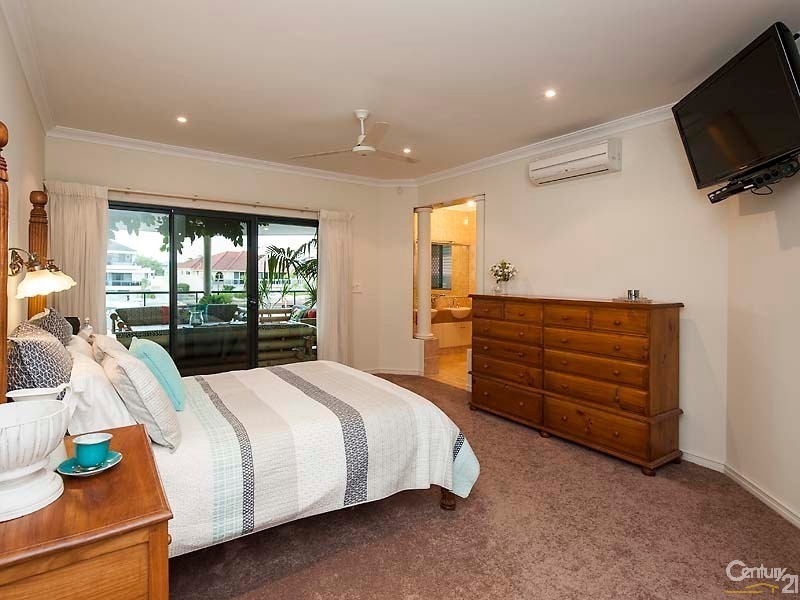 13 Solstraale Place, Halls Head WA 6210