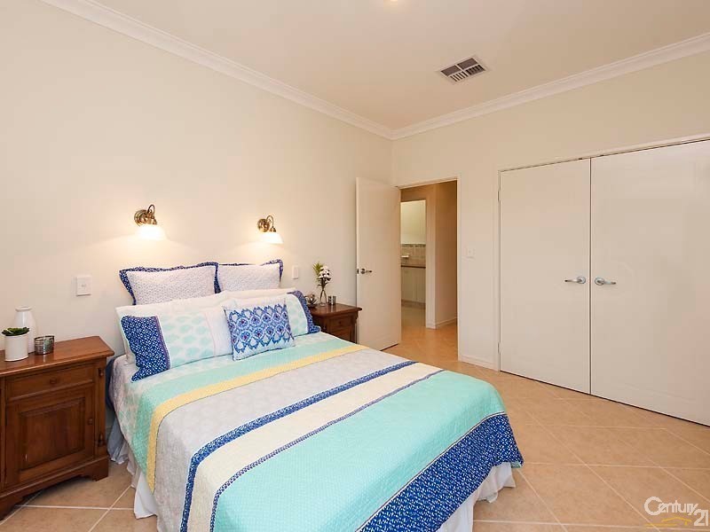 13 Solstraale Place, Halls Head WA 6210