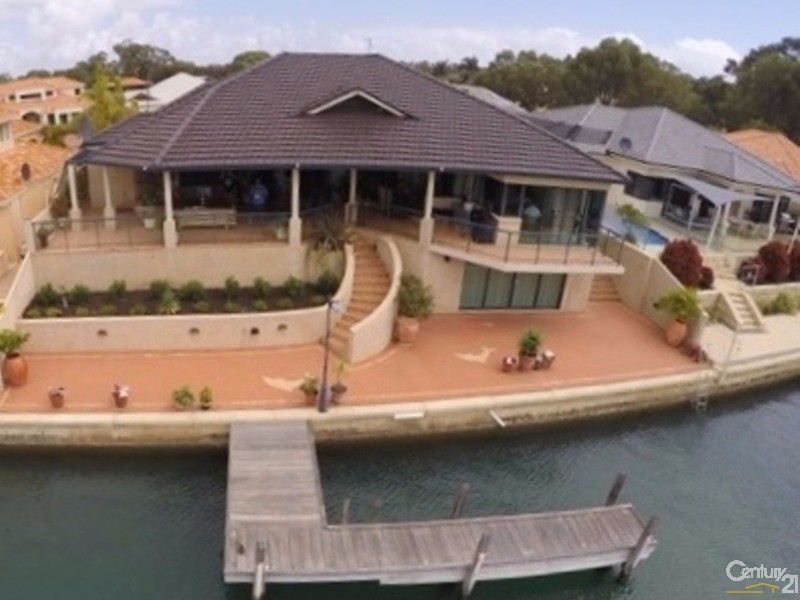 13 Solstraale Place, Halls Head WA 6210