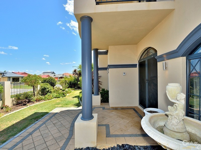 18 Podman Turn, Madora Bay WA 6210