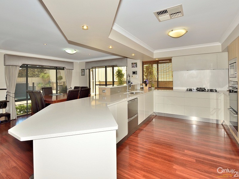 18 Podman Turn, Madora Bay WA 6210