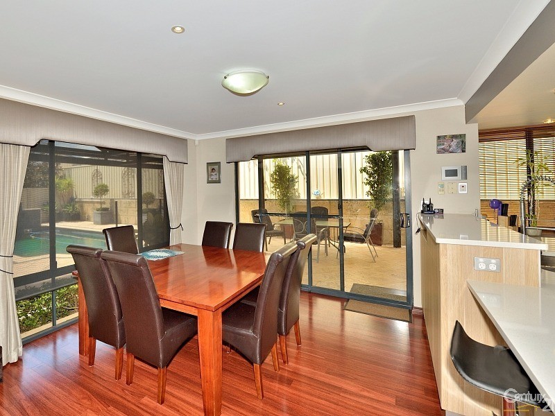 18 Podman Turn, Madora Bay WA 6210