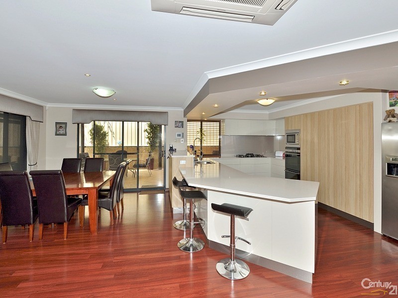 18 Podman Turn, Madora Bay WA 6210