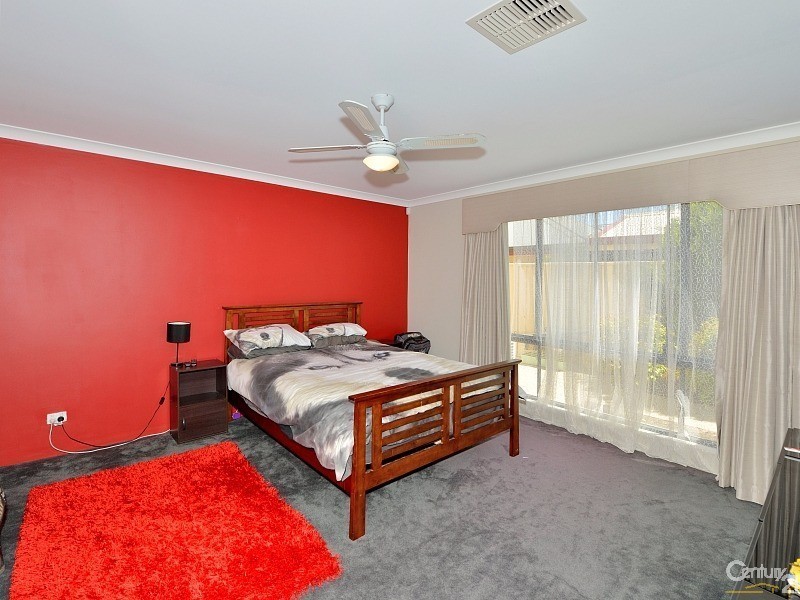 18 Podman Turn, Madora Bay WA 6210