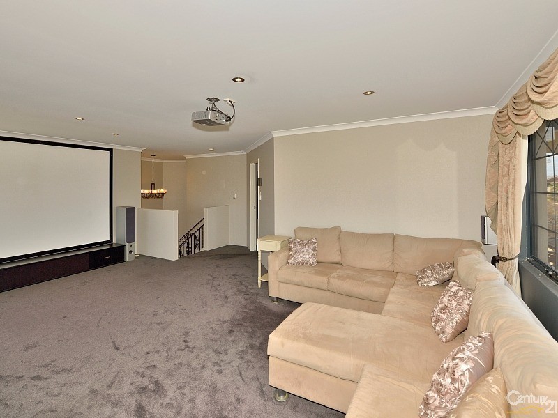 18 Podman Turn, Madora Bay WA 6210