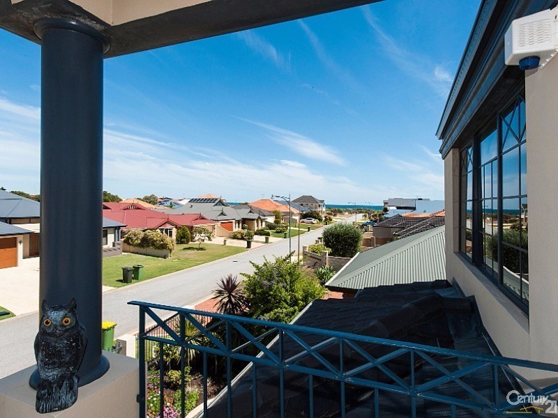 18 Podman Turn, Madora Bay WA 6210