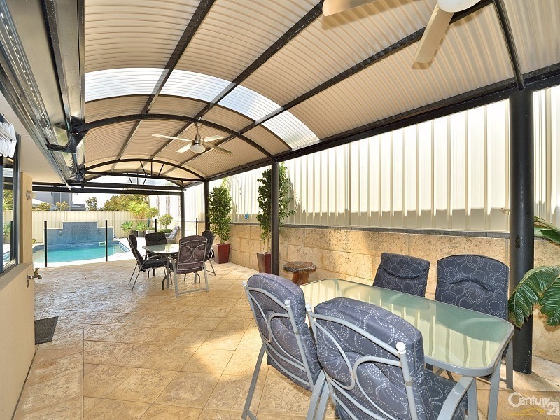 18 Podman Turn, Madora Bay WA 6210