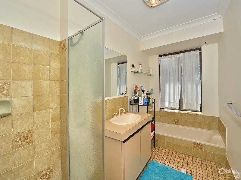 11 Peelwood Parade, Halls Head WA 6210