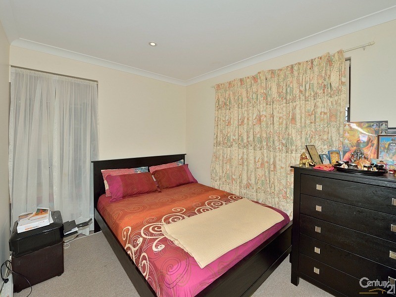 11 Peelwood Parade, Halls Head WA 6210