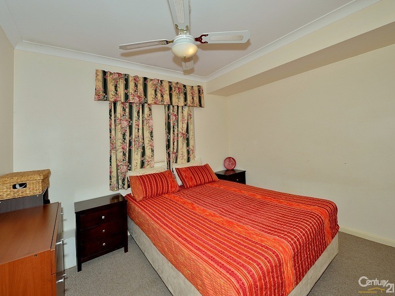 11 Peelwood Parade, Halls Head WA 6210