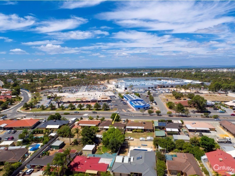 11 Peelwood Parade, Halls Head WA 6210