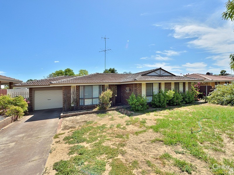 11 Peelwood Parade, Halls Head WA 6210