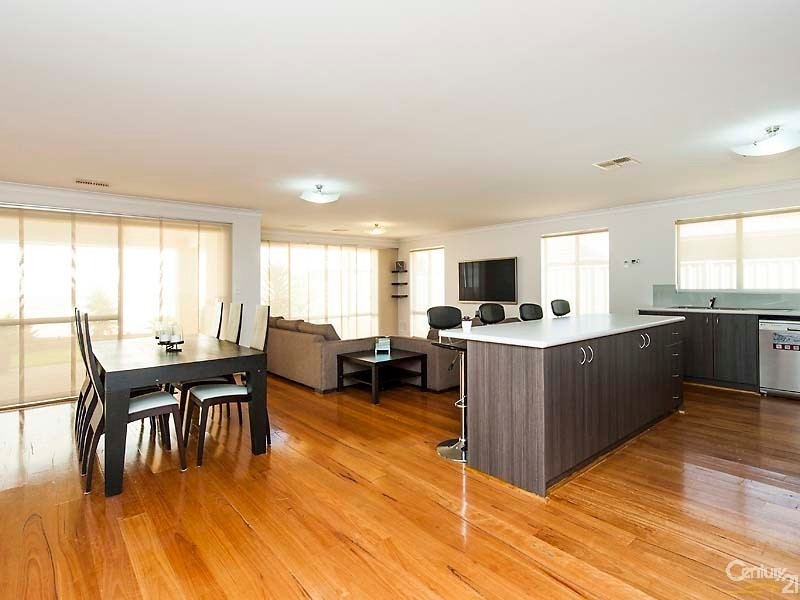 18 Badgerup Avenue, Lakelands WA 6180